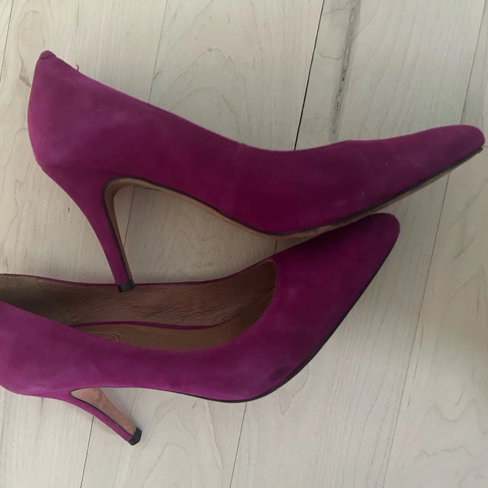 Fun classic suede fuschia Corso Como Pumps - Picture 3 of 4